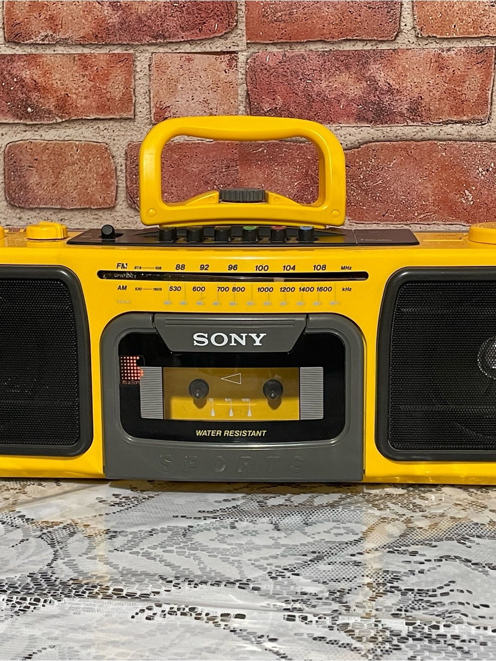 Vintage Sony Sports CFS-920 FM/AM Stereo Cassette Boombox  - Works Great